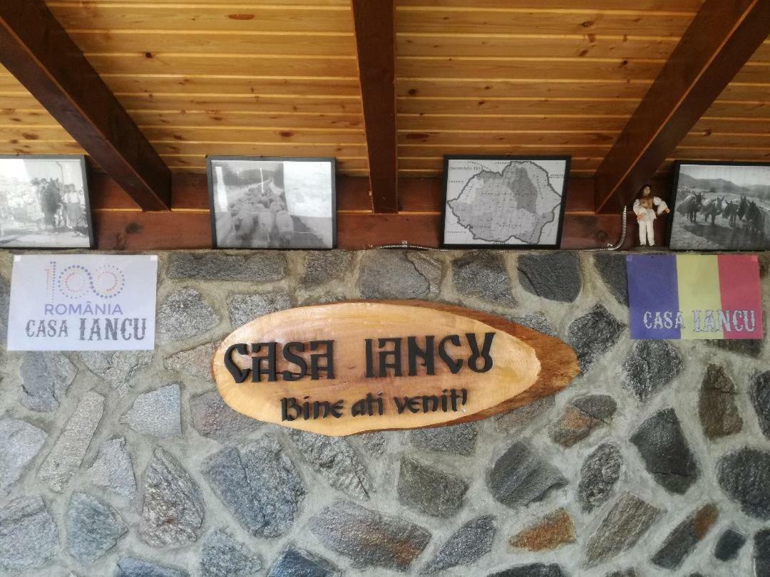 Casa Iancu Hotel Jina Bagian luar foto